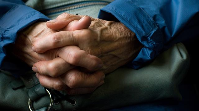 Penyakit Parkinson: Gejala, Penyebab, dan Penanganan Medis